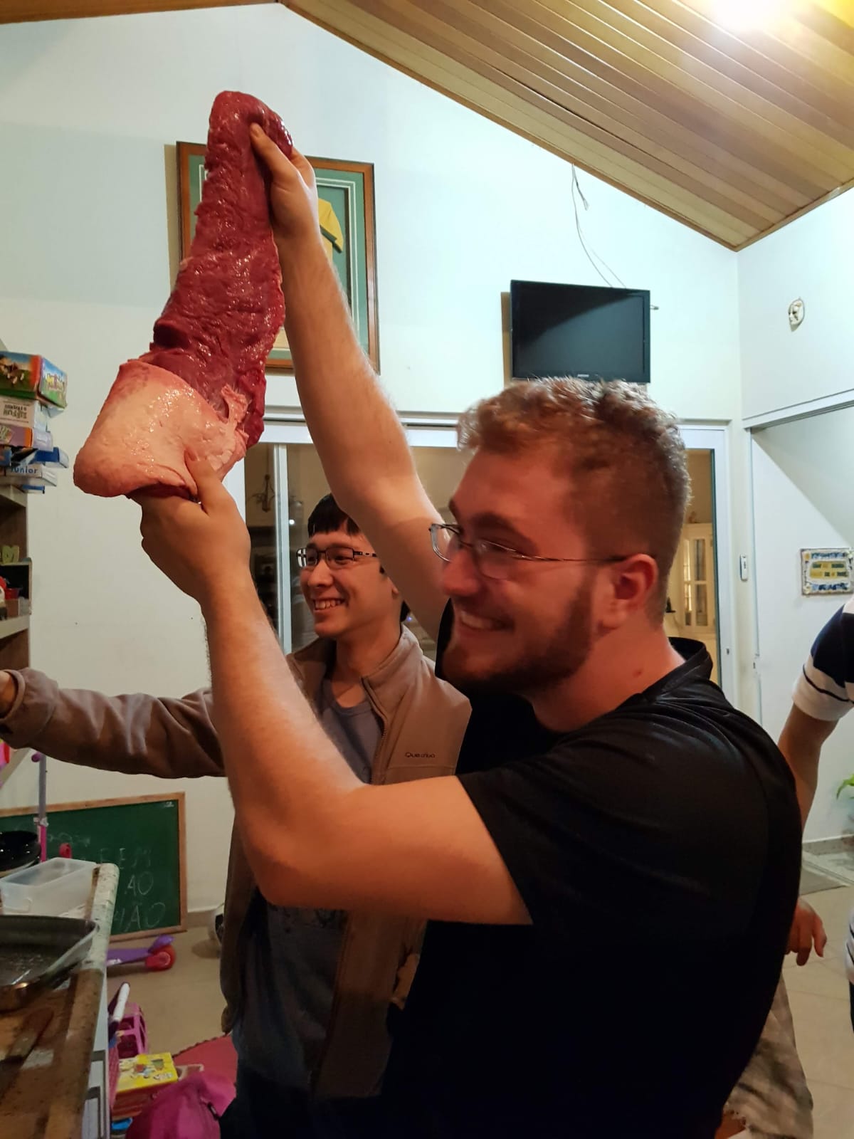 Preparação artesanal de carnes com temperos Cenzo